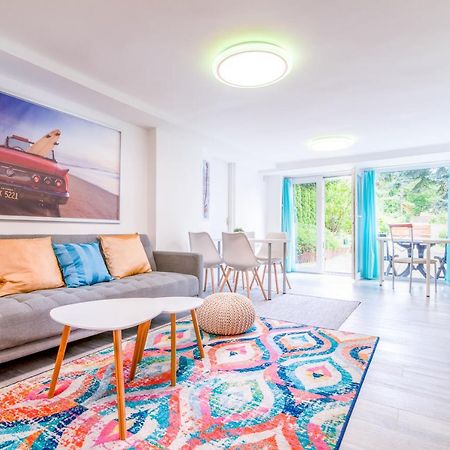 Cosy And Colorful Apartment Сентендре Екстериор снимка