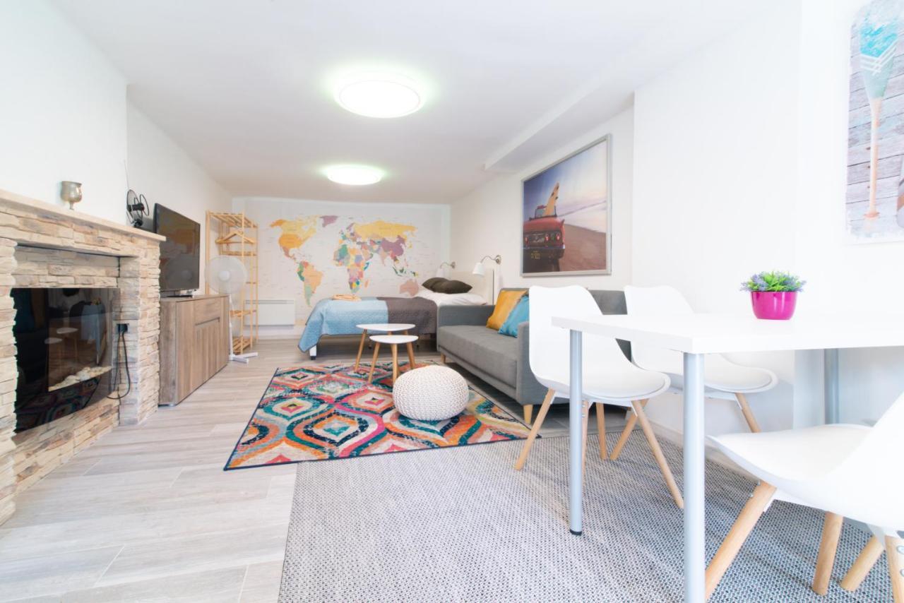 Cosy And Colorful Apartment Сентендре Екстериор снимка