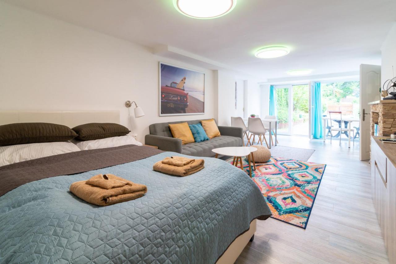 Cosy And Colorful Apartment Сентендре Екстериор снимка