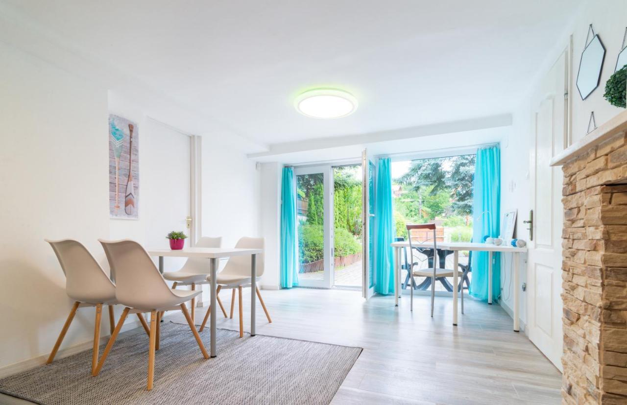 Cosy And Colorful Apartment Сентендре Екстериор снимка