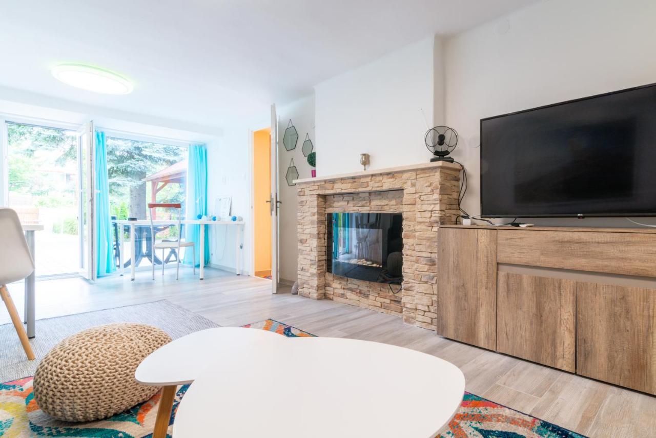 Cosy And Colorful Apartment Сентендре Екстериор снимка