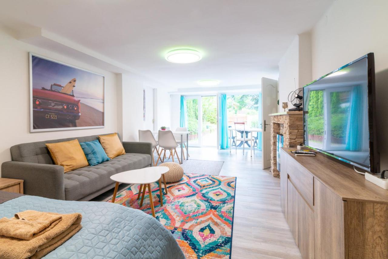 Cosy And Colorful Apartment Сентендре Екстериор снимка