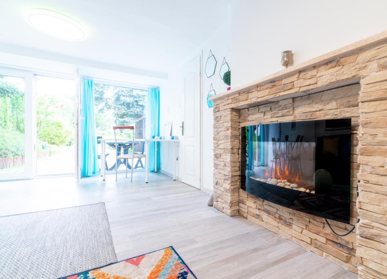 Cosy And Colorful Apartment Сентендре Екстериор снимка