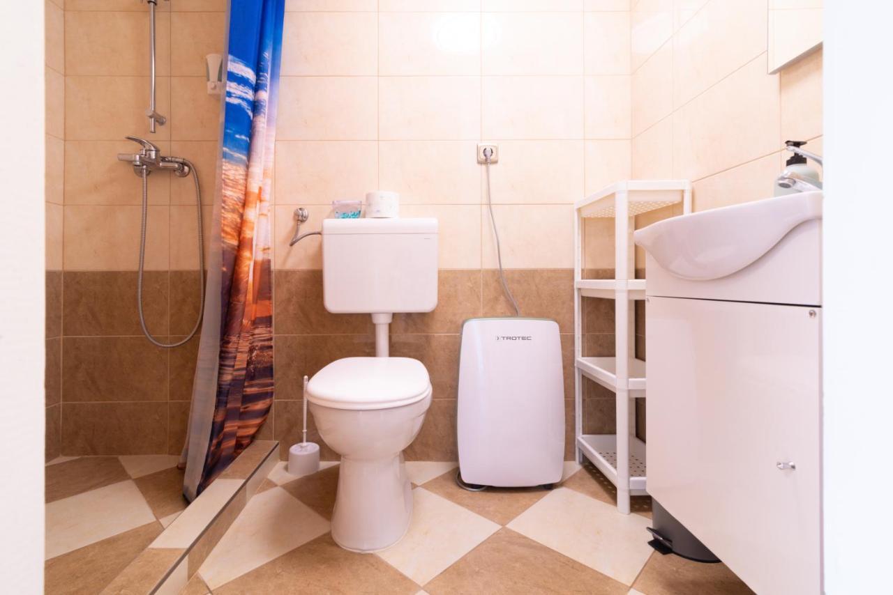 Cosy And Colorful Apartment Сентендре Екстериор снимка