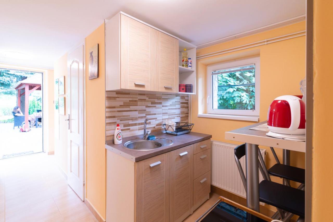 Cosy And Colorful Apartment Сентендре Екстериор снимка